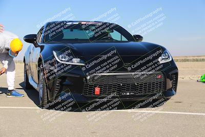 media/Nov-09-2025-Speed Ventures (Sun) [[388b781dcd]]/Around the Pits/